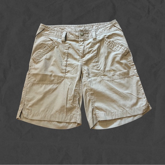 The North Face Women's Beige Cargo Shorts - Picture 5 of 5